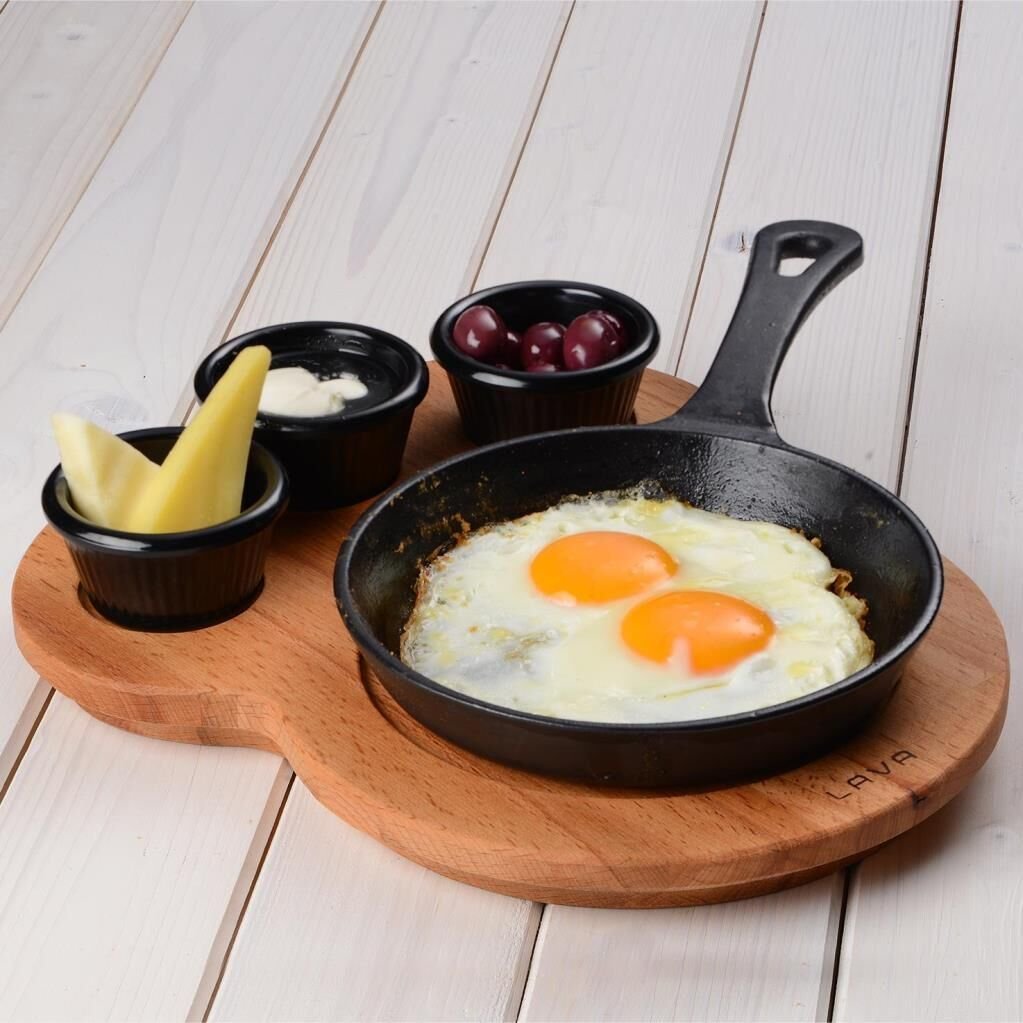 111LVECOYSTV16K44.jpeg Lava Döküm Yuvarlak Kızartma Tavası - Kayın Ahşap Altlık 16 cm - Görsel 1